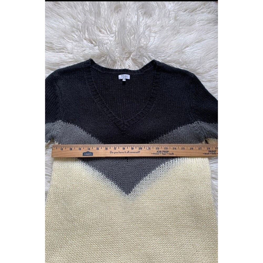 Tobi Sweater - Picture 3 of 8